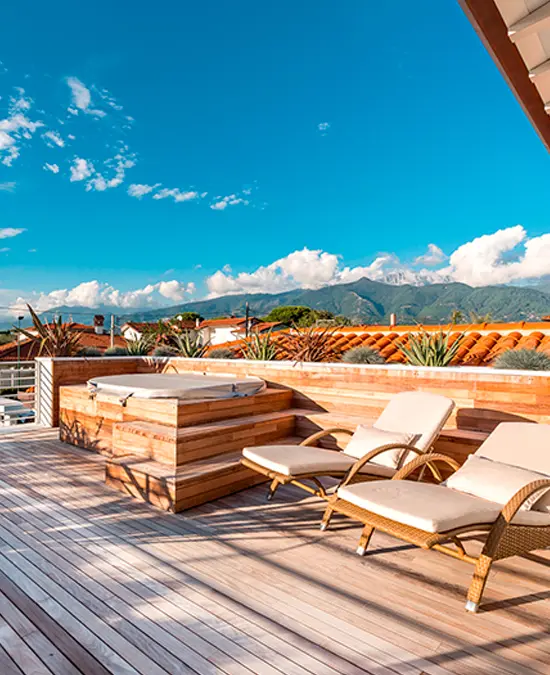 DECKING